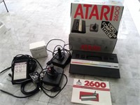 Console Atari 2600 complet, allume