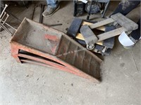(4) moving rollers, set of car ramps