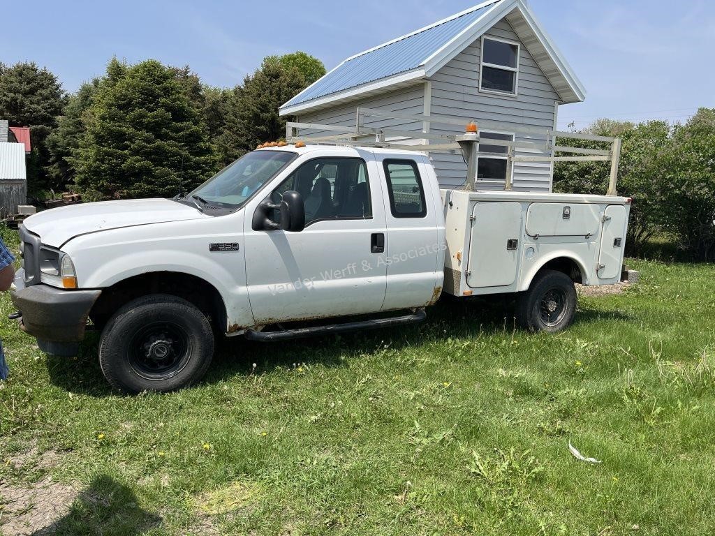 2003 Ford F-350 XL super duty, extended cab pickup