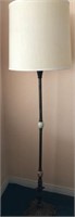 B - FLOOR LAMP W/ SHADE 60"T (L37)