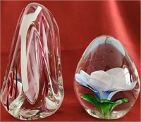 B - LOT OF 2 PAPERWEIGHTS (F100)