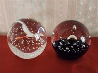 B - LOT OF 2 PAPERWEIGHTS (F160)