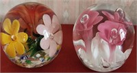 B - LOT OF 2 PAPERWEIGHTS (F161)