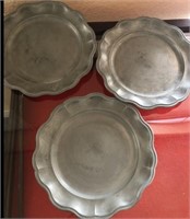 B - LOT OF 3 PEWTER PLATES (L75)