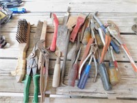 PLIERS, CRIMPERS, CHISELS, PRY BARS, MORE