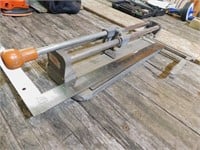 TILE CUTTER AND SQUARE