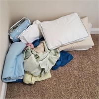 Lot of Bedding / Pillows