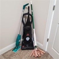 Cleaning Lot w/ Vacuum