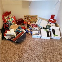 Lot w/ Gift / Wrapping