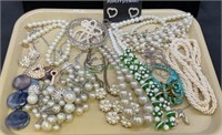 Tray lot of costume jewelry includes primarily