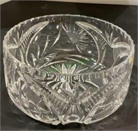 Crystal pressed glass bowl measuring 3 1/2