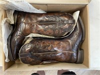 Ariat Women's Sz 8 B Med Width Wide Square Boot