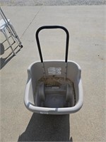 Suncast Plastic Lawn Cart