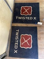 Twisted X Banner w/2 Mats