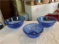 3 Pyrex Blue Nesting Bowls