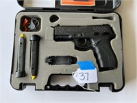 Taurus PT 809  9mm, 2 Clips, Extra Grips, Hard