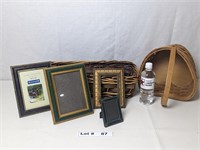 BASKETS AND PICTURE FRAMES