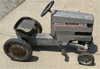 White Workhorse 6215 pedal tractor