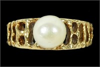 14K Yellow gold pearl ring, approx. 6mm, in an