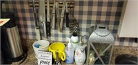 Lot of kitchen Knives, Decor, & more.
