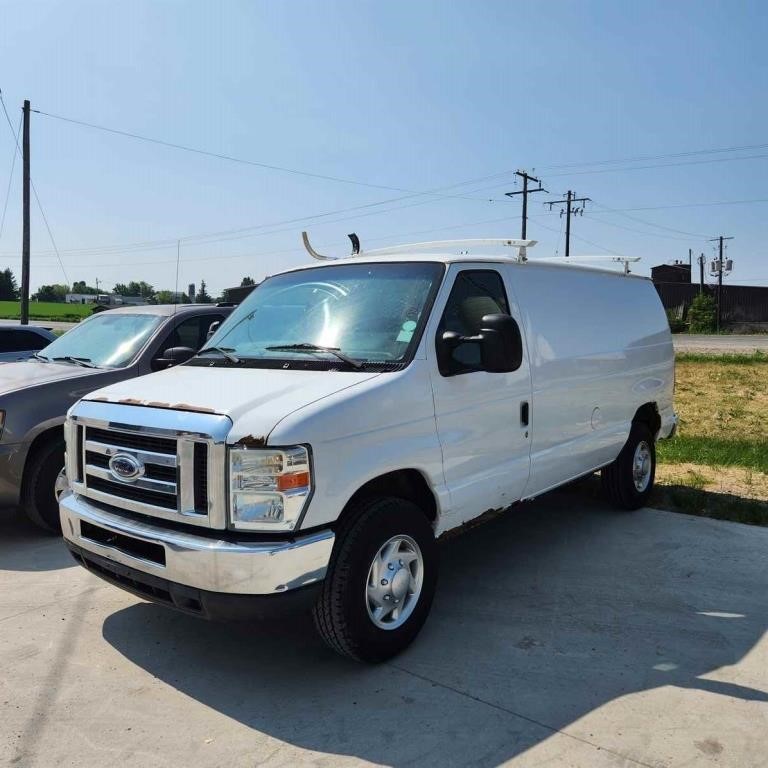2011 Ford E350 Gas Van 252,000 Kms