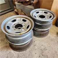 4 - 17" Rims off of a Ford Superduty