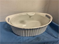 Corningware French white dish with lid