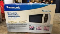 New In Box Panasonic Microwave Oven 1.2 Cu Ft