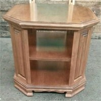 Maple Accent / End Table, Approx. 26"×26"×23 1/2"