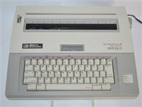 Smith Corona 400DLD Portable Memory Typewriter