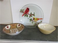 Cardinal tray , bowls .