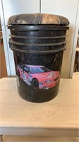 5 Gallon Bucket with Cushion Seat Lid