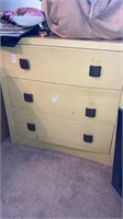 MCM 3-drawer chest of drawers - contents separate