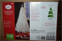Pre-Lit Christmas Tree - Qty 30