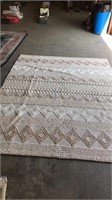 LARGE KNIT AREA RUG 9 FT 11 IN X 90 IN