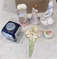Gorgeous Ladies Night Stand Lot / Ships