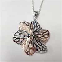 SILVER 16" FLOWER  NECKLACE