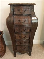 WICKER BOMBAY STYLE LINGERIE CHEST *TOP KNOB DAMAG