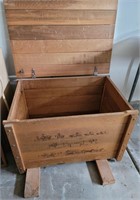 B - VINTAGE HAND MADE TOY BOX (G2)