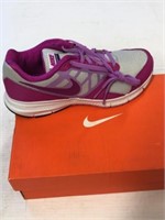 Nike Youth Sneakers - Size 5.5