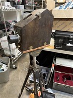 ANTIQUE CAM-O SCHOOL BOX CAMERA W STAND & CASE