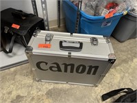 METAL PROTECTIVE CASE MARKED CANON