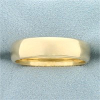 Mens 6.4mm Wedding Band Ring in 14K Yellow Gold.