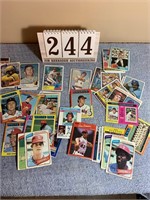 (59) 1970's Mostly Topps Baseball Cards