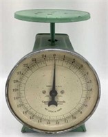 Made in USA 25 lb Capacity Vintage Scale