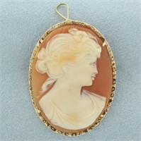 Right Facing Carved Shell Cameo Brooch or Pendant