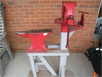Anvil, Large Vise & Pipe Vise on heavy metal Stand