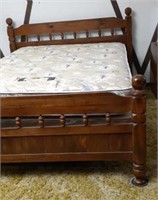 Full size bed Riverside Mountain pine wooden