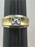 Sz.9 14k. Yellow Gold & Diamond Ring 4.98 Grams