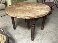 Antique knotty pine 5 legged drop leaf table